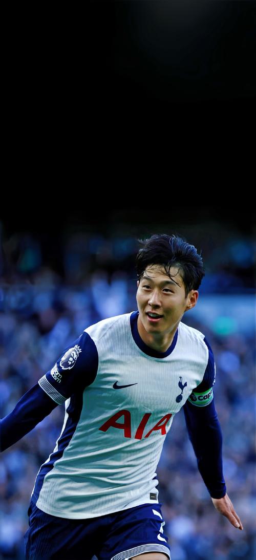 埃基蒂克助攻涉手球争议，主裁观看VAR核查