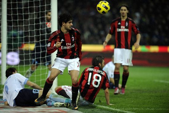 迪马：斯卡尔维尼右内收肌拉伤，将继续因伤缺阵