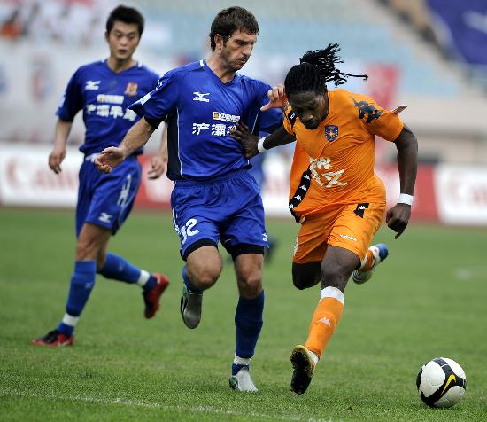 曼联防线稳固零封曼城德比胜利