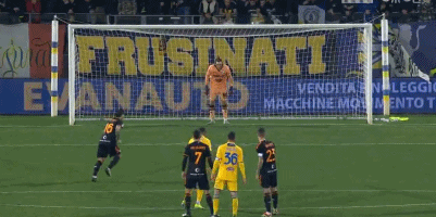 德甲半场：基尼洛斯1射1传，卡德破门，奥格斯堡2-0勒沃库森