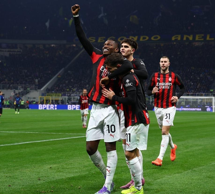 官方：费内巴切签下前狼队后卫塞梅多，双方签约两年