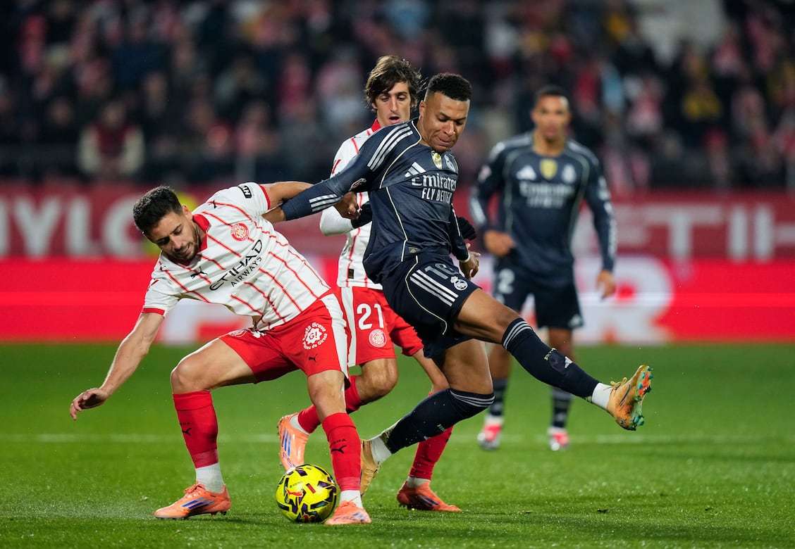 莫德里奇在对阵拉齐奥的比赛中踢满全场，Sofac...