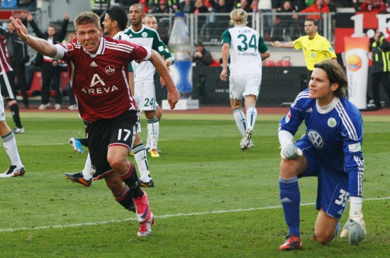 热火官方：拉尔森左脚踝扭伤，预计缺席1-2周